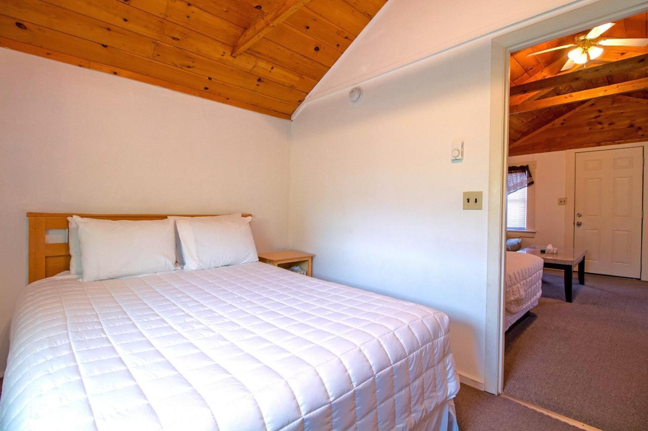 Half Moon Motel & Cottages Weirs Beach Eksteriør bilde