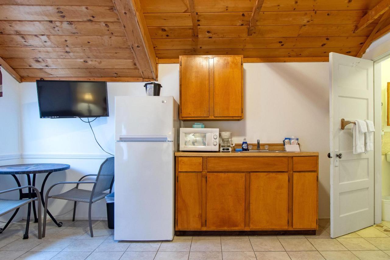 Half Moon Motel & Cottages Weirs Beach Eksteriør bilde