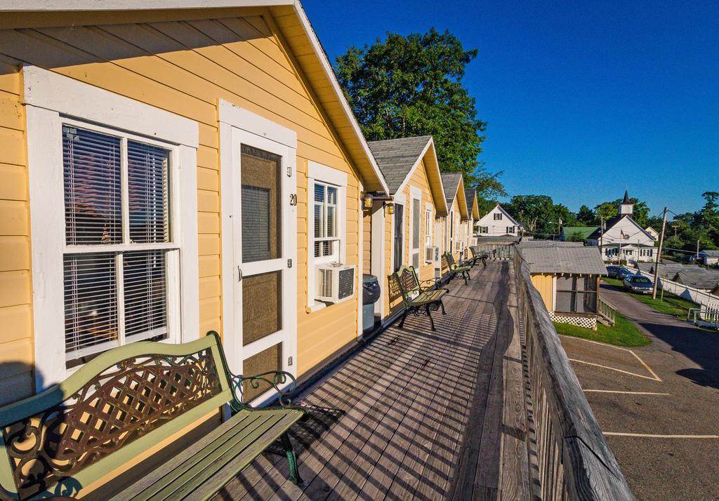 Half Moon Motel & Cottages Weirs Beach Eksteriør bilde