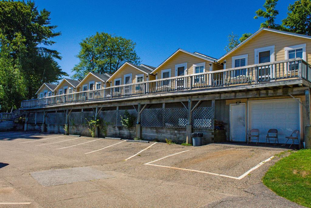 Half Moon Motel & Cottages Weirs Beach Eksteriør bilde
