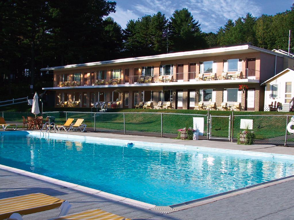 Half Moon Motel & Cottages Weirs Beach Eksteriør bilde