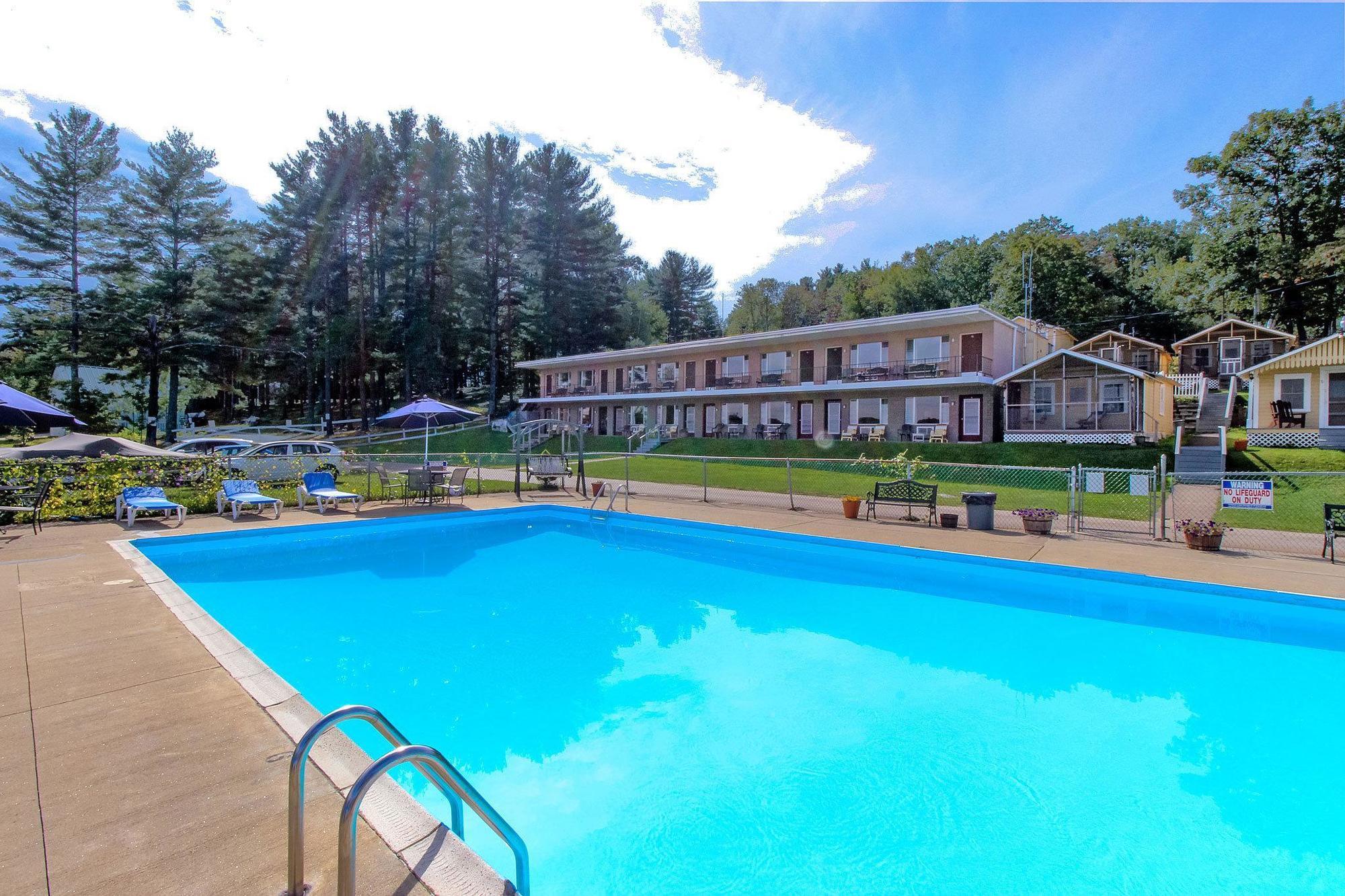 Half Moon Motel & Cottages Weirs Beach Eksteriør bilde