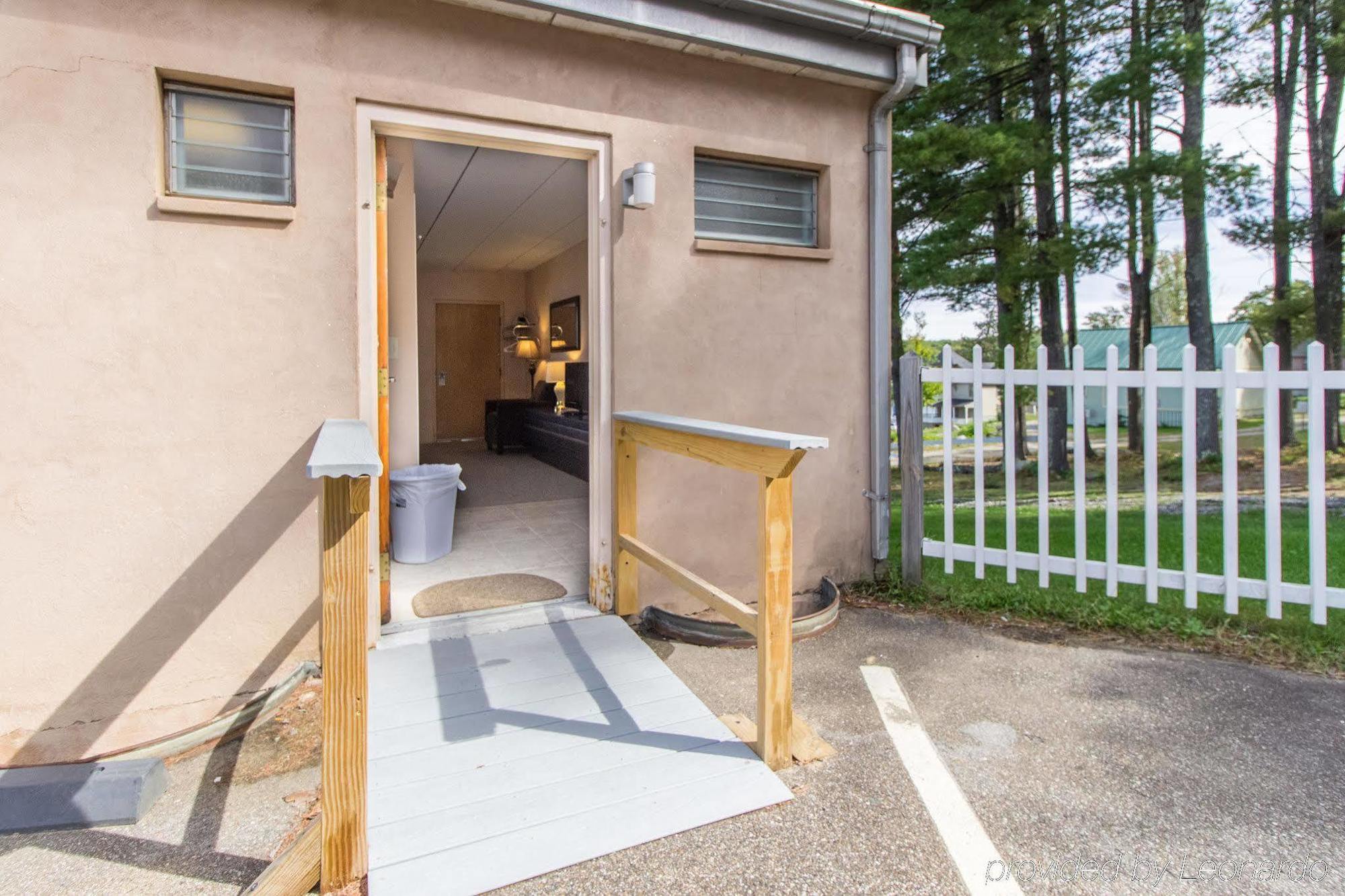 Half Moon Motel & Cottages Weirs Beach Eksteriør bilde